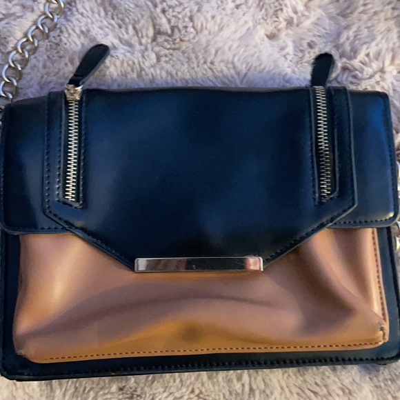 Crossbody bag - Picture 3 of 6